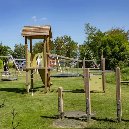Aan Meertje Op Recreatiepark De Wielen - 85