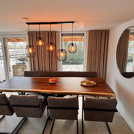 Aan Meertje Op Recreatiepark De Wielen - 85 Sint Maarten