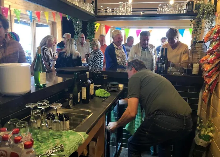 Aan Meertje Op Recreatiepark De Wielen - 85 بيت للعطل