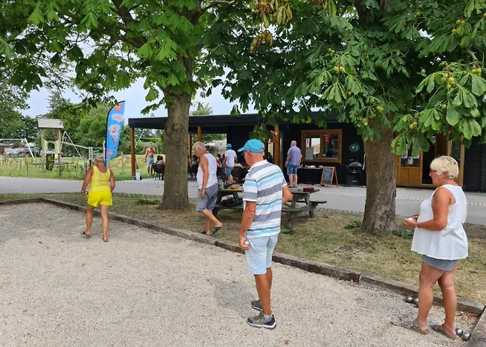 Aan Meertje Op Recreatiepark De Wielen - 85 *