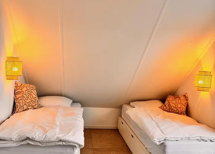 Aan Meertje Op Recreatiepark De Wielen - 85 *